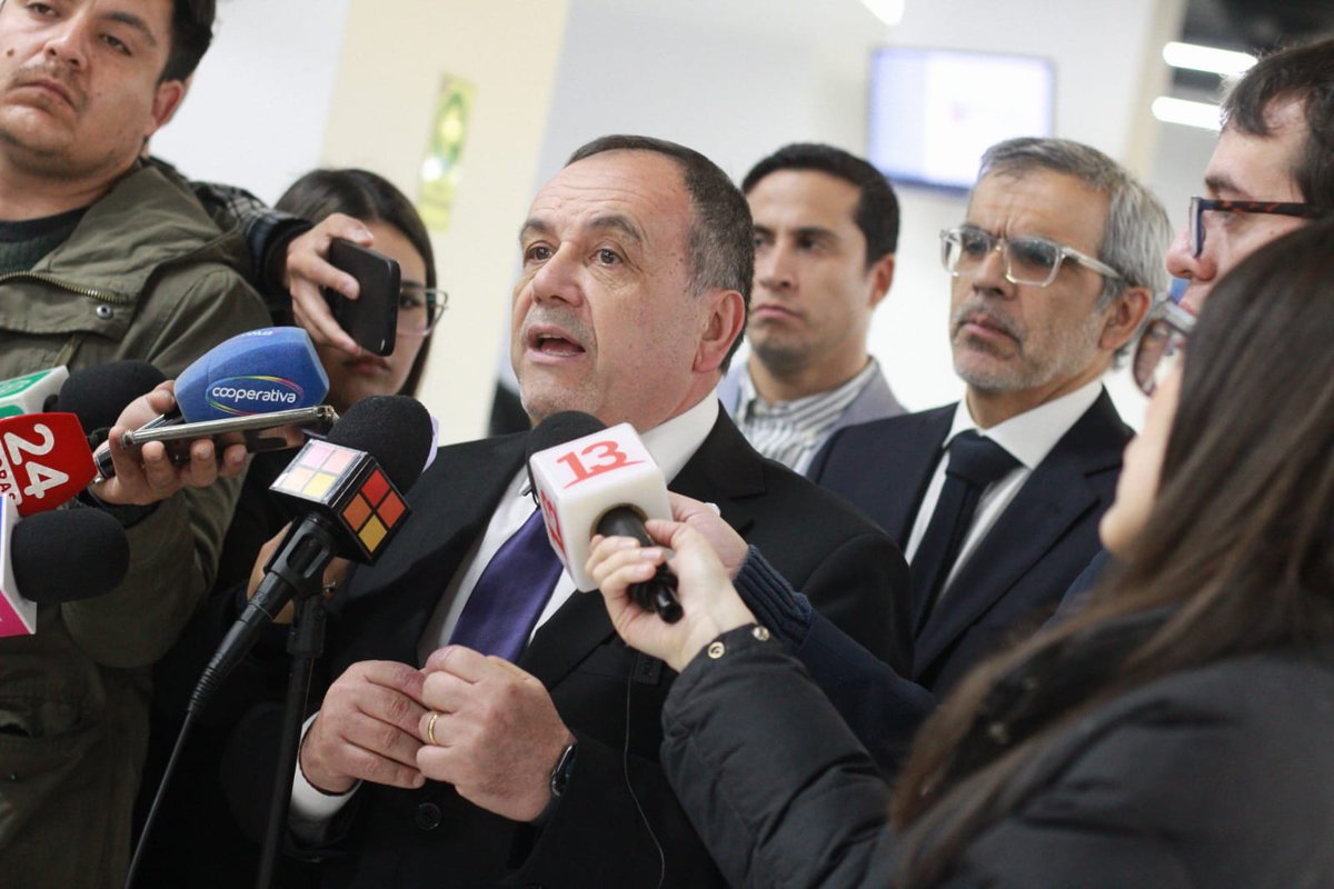 RegCivil_Chile's tweet photo. ¡Buenas noticias! Junto al @MinjuDDHH @LuisCorderoVega y al @SubseJusticiaCl @jgajardofalcon hoy inauguramos el Centro Metropolitano de Identificación ubicado en el Mall Plaza Alameda en Estación Central. DN @omoralesmarquez destacó la nueva oficina. https://t.co/y4m1KIpD6Z