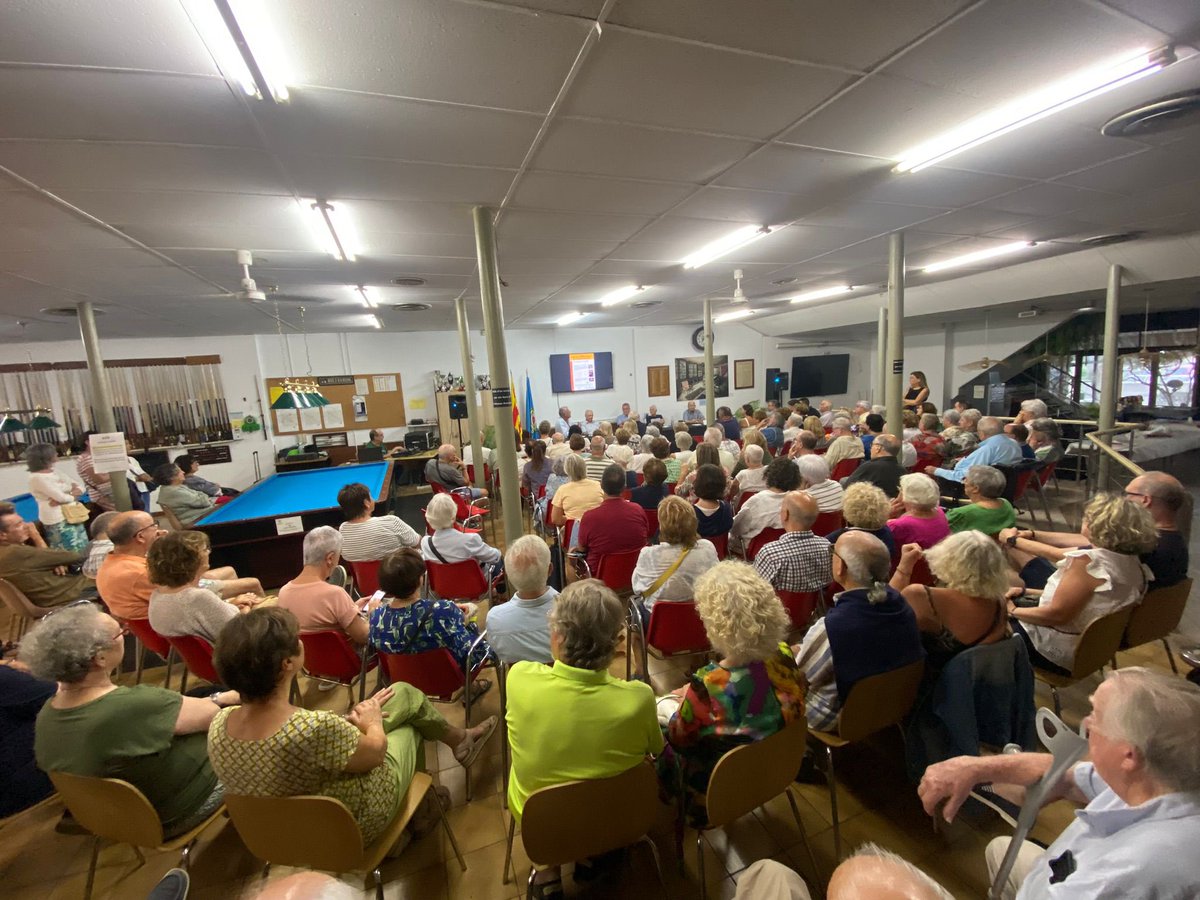 Llarg i complet cap de setmana de celebració dels 140 anys de l’Ateneu Arenyenc. Revisió conjunta del paper i història  de l’entitat al llarg dels anys i reflexió de com ha d’encarar el futur. Moment dolç de creixement i optimisme pels nous reptes. #ateneuarenyenc #arenysdemar