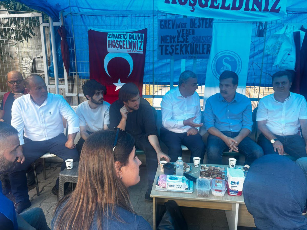 MKB Rondo grevimizin 13. Gününde Türkiye İşçi Partisi Genel Başkanı ve İstanbul Milletvekili Erkan Baş, Türkiye İşçi Partisi İstanbul ve Kocaeli İl Örgütleri dayanışma ziyaretinde bulundular. Polonezden MKB’ye direnen işçiler kazanacak. <a href="/erkbas/">Erkan BAŞ</a> <a href="/tipgenelmerkez/">Türkiye İşçi Partisi</a>