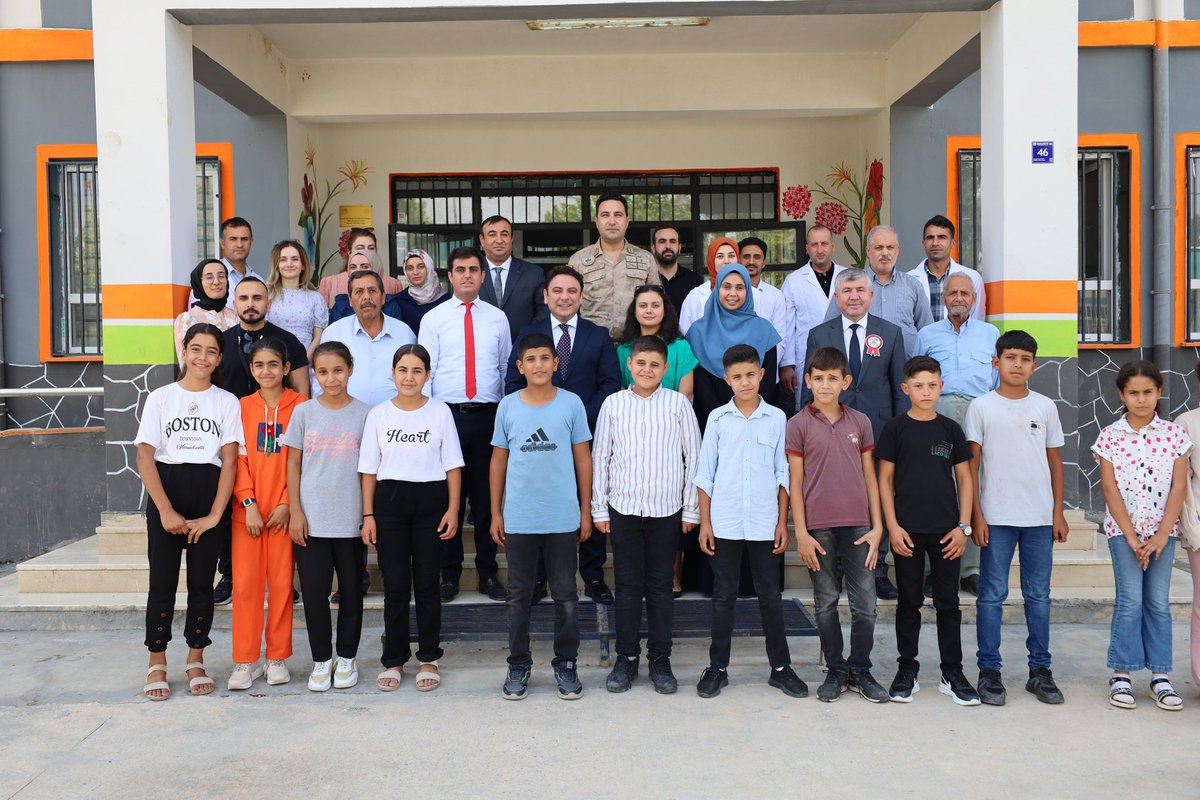 🏫 2024-2025 Eğitim ve Öğretim yılının ilk haftası dolayısıyla Kaymakamımız Dr. Muhammed Serkan ŞAHİN, Çekçek Mahallemize bağlı Şehit Ahmet YILDIRIM İlköğretim Okulu’nu ziyaret etti. 

🛍️Kaymakamımız, ziyaret sırasında öğrencilerle yakından ilgilenerek onlara kırtasiye malzemesi