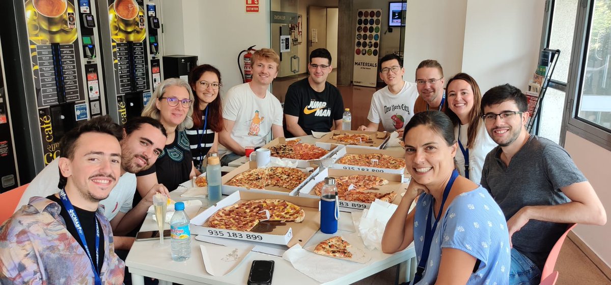 NNgroupICMAB's tweet image. 📸 Fighting the post-holiday blues with a group lunch! 🍕🔬

Another summer ends, and a new academic year starts. We will keep working for another season full of discoveries and innovation. 💪

#NNGroup #BackToTheLab @icmabCSIC