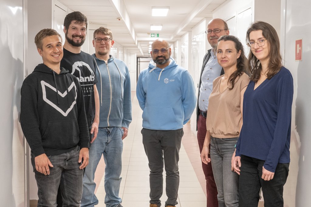 ICHF_PAN's tweet photo. Today, we feature the Functional Polymers Group led by Dr. Piyush Sindhu Sharma, within our Cluster 1. One of the Group's main research activities focuses on developing novel intelligent polymer-based materials, more: https://t.co/aIdqaVVQmU.
#IPC_ExcellenceClusters #IChF https://t.co/AWK5GNRsey