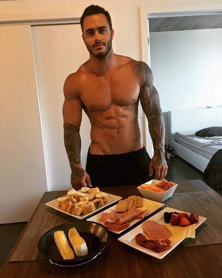 PureAtkins's tweet image. Ah a nice breakfast for a Monday