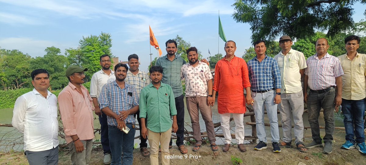 anurag pandey (@anuraglion) on Twitter photo 69000 शिक्षक भर्ती प्रकरण में हाई कोर्ट के आदेश पर सुप्रीम कोर्ट का स्टे आने के बाद शिक्षको द्वारा प्रसन्नता व्यक्त की गई।
साथ ही मुख्यमंत्री <a href="/myogiadityanath/">Yogi Adityanath</a> जी के प्रति आभार व्यक्त किया गया। 69000 शिक्षक भर्ती प्रकरण में हाई कोर्ट के आदेश पर सुप्रीम कोर्ट का स्टे आने के बाद शिक्षको द्वारा प्रसन्नता व्यक्त की गई।
साथ ही मुख्यमंत्री <a href="/myogiadityanath/">Yogi Adityanath</a> जी के प्रति आभार व्यक्त किया गया।