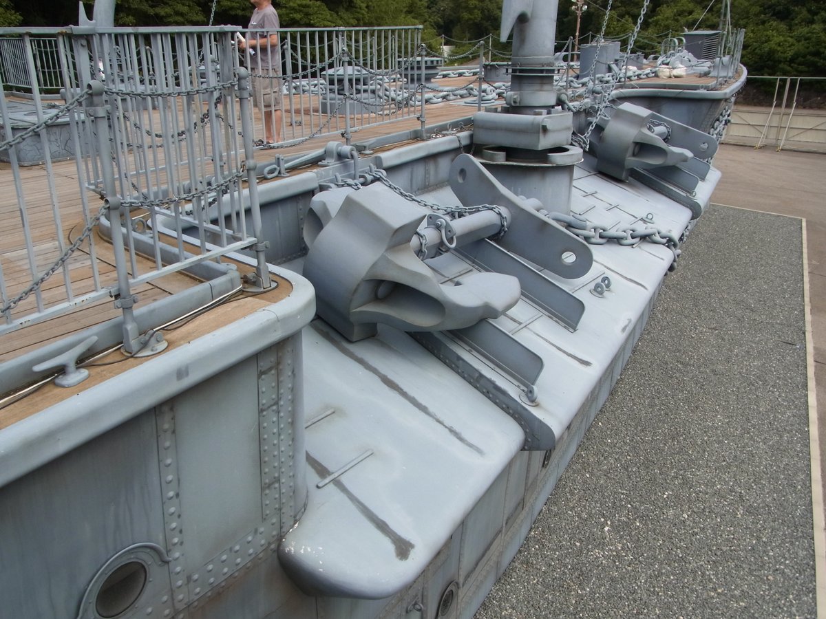 arakichi1969's tweet photo. #二度と撮れない写真を貼れ 

NHKドラマ「坂の上の雲」の撮影用に作られた戦艦三笠の原寸大セット（2012年）。

ロシア・バルチック艦隊を壊滅させた日本海海戦のドラマ再現が素晴らしく、石川県加賀市にあったテーマパーク「日本元気劇場」の駐車場に日本海開戦時の戦艦三笠をまるごと再現したセットが一般公開された時にバイクで見に行きました！
行くまでは横須賀の実物の三笠で撮影は十分ではないか？と疑問であったが、細かいディテールを含めてあの当時の三笠の再現性は横須賀よりも素晴らしく戦艦としての迫力がありました。
（のちに横須賀の三笠は砲塔を含むオリジナルの装備がほとんど取り去られて昭和30年代に再現したものと知る）

9月8日からNHKで「坂の上の雲」が再放送！
ドラマ未見の方はぜひ！
https://t.co/UzitafvjCo