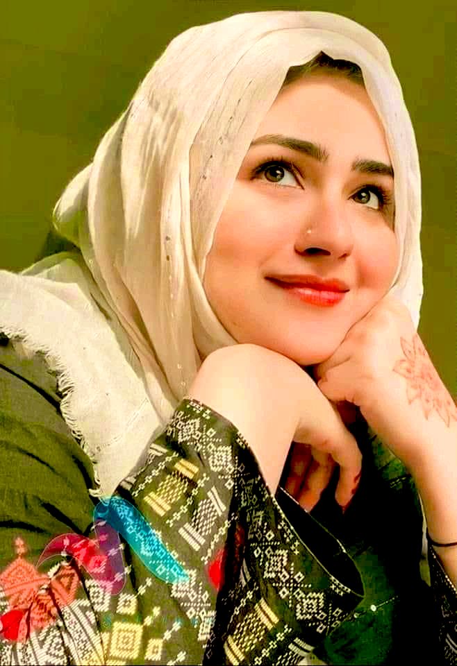 العتاب الصامت هو عتاب مُحب خانته الحروف بالتعبير عن حجم خذلانه مِن مَن سكن قلبه  ..💞💞