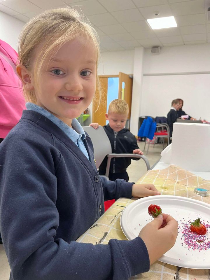 Some lovely photographs from SENsation, when we were busy dipping strawberries into chocolate and sprinkles, and making our very own penguins 📷