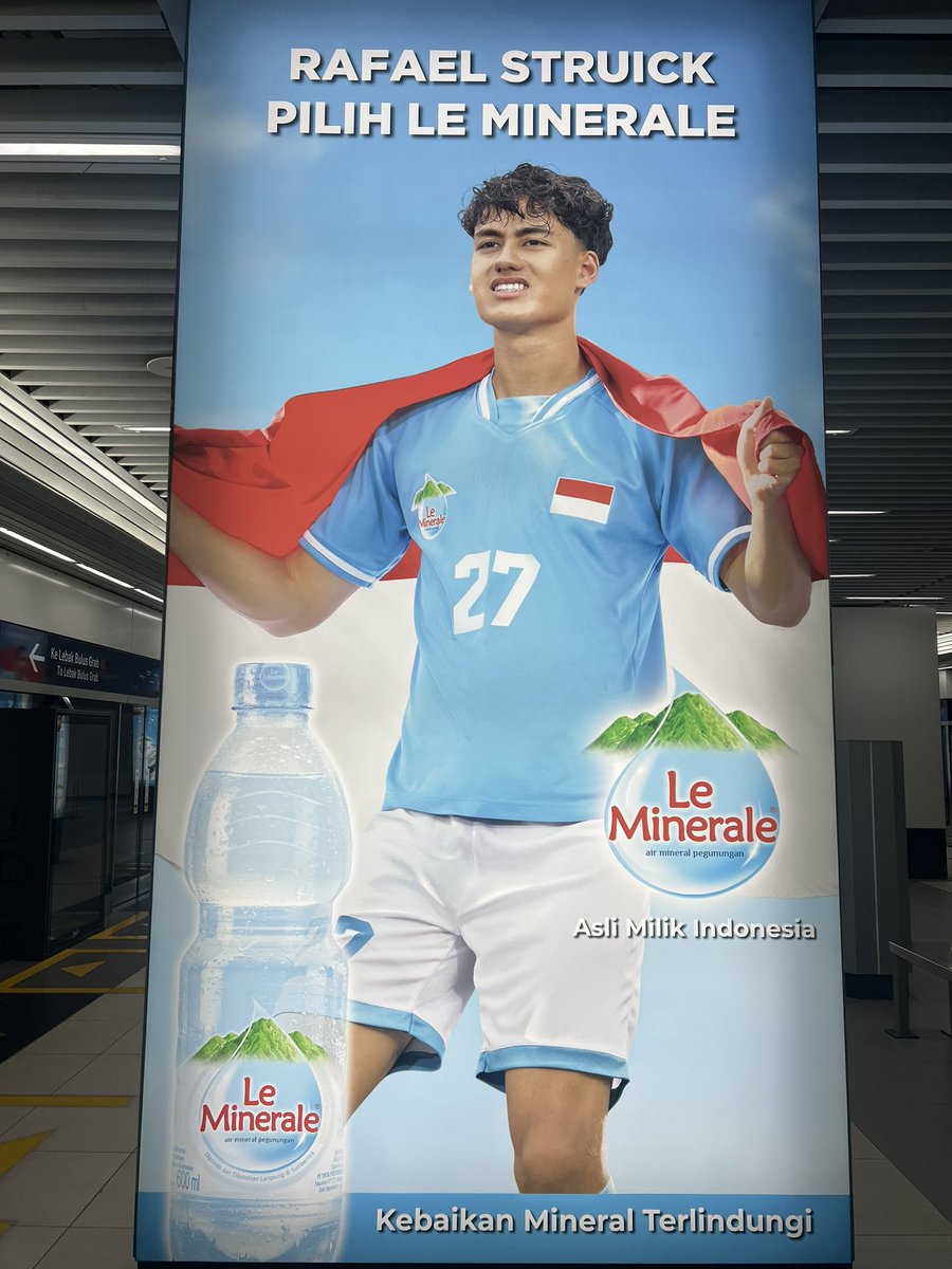 ramenow's tweet photo. MRT #BundaranHI #Station’s the #northernmost terminal of #MRTLine1 #NorthSouthLine, located near the iconic #HotelIndonesia #Roundabout in #CentralJakarta. This station’s a key part of Jakarta's public transportation system.

#RizkyRidho #NathanTjoeAOn #ErnandoAri #RafaelStruick https://t.co/fcLya60hBT