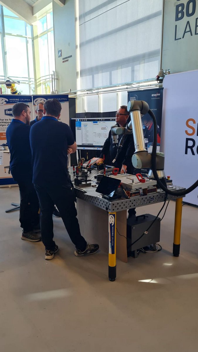 SmoothRobotics's tweet image. What a great day at the Danish Technological Institute last month! 🤩 We were thrilled to connect with so many professionals who are as passionate about welding automation as we are! Thank you to everyone who stopped by to discuss how cobots can elevate their welding processes 🤖