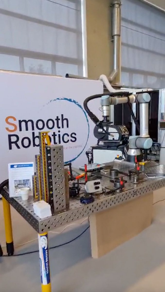 SmoothRobotics's tweet image. What a great day at the Danish Technological Institute last month! 🤩 We were thrilled to connect with so many professionals who are as passionate about welding automation as we are! Thank you to everyone who stopped by to discuss how cobots can elevate their welding processes 🤖