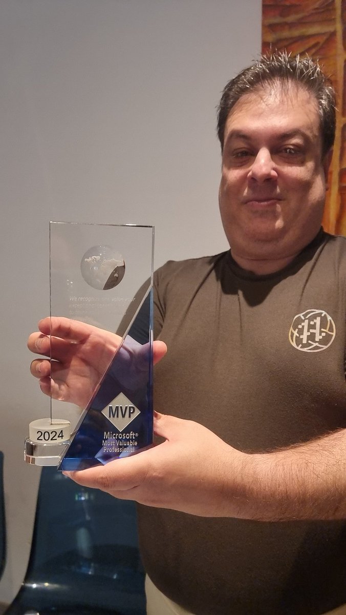 crramirezc's tweet image. Today I received my @MVPAward kit, and I'm still coming to terms with the fact that it's not a dream.

However, this would be meaningless without the incredible @windowsdev and #WSL2 communities, so I am immensely grateful