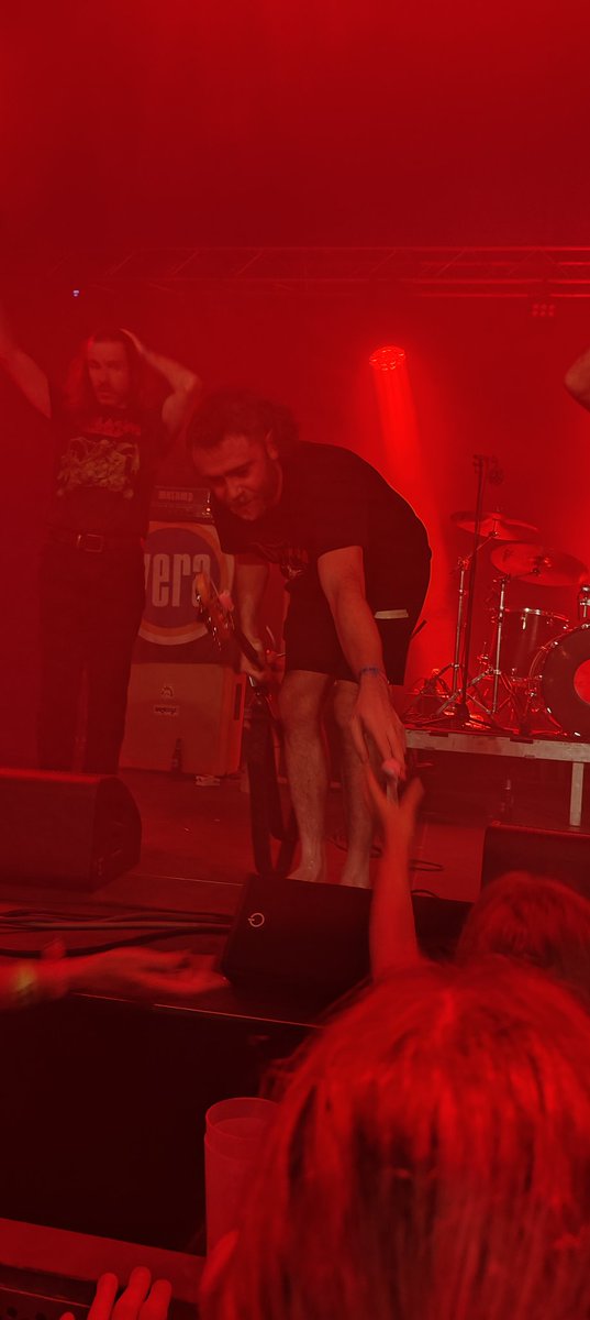 varkenshotel's tweet image. Pigs pigs pigs pigs pigs pigs pigs dè rockband van de dag natuurlijk op festival #MistyFields 🐷🐷🐷🐷🐷🐷🐷. Daar konden de Wuppies natuurlijk niet ontbreken 🤣🥳🍻