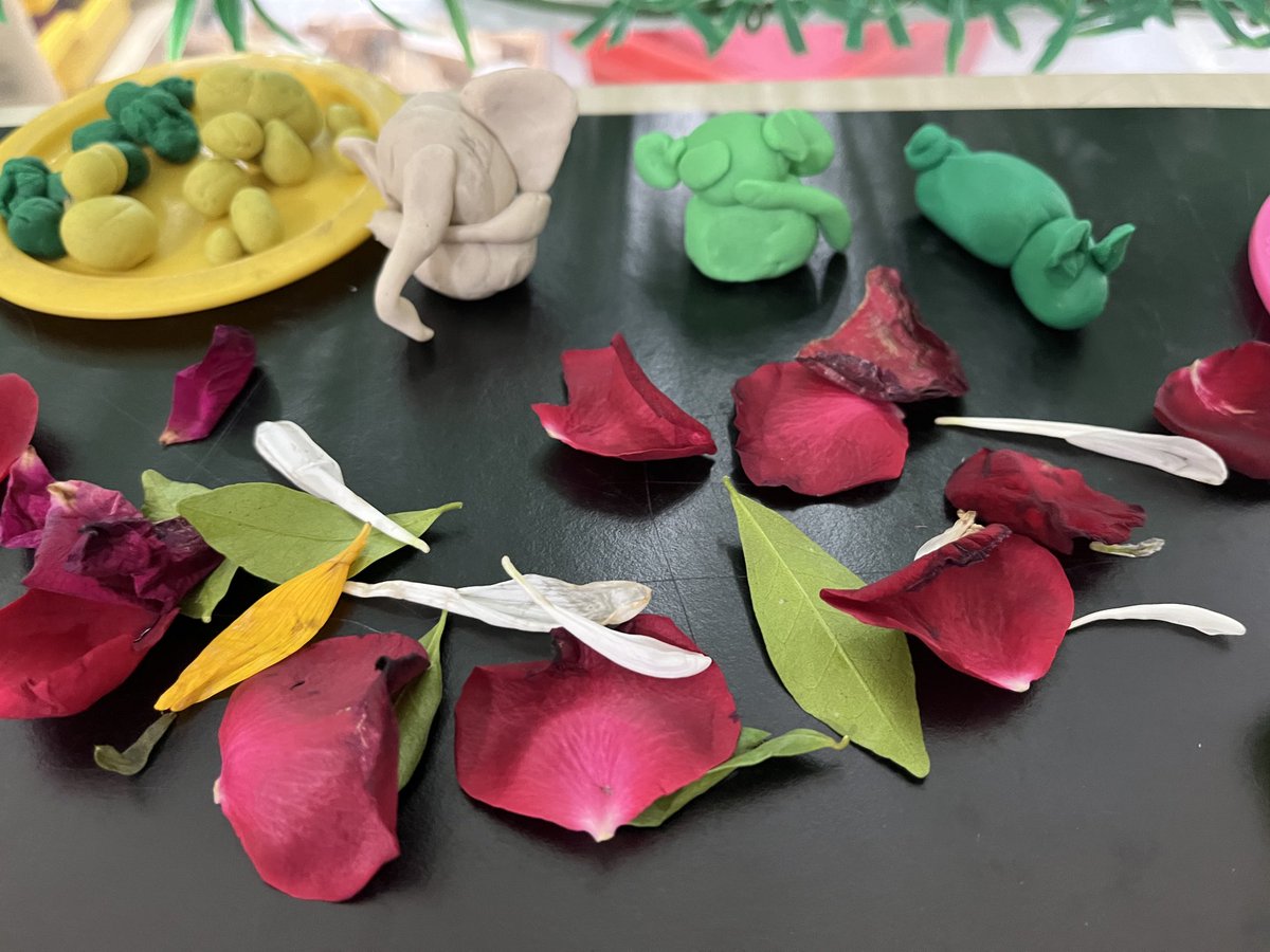 Jesal Umarania (@jesal_umarania) on Twitter photo JKG learners demonstrating creativity and fine motor skills as they create their own little place to celebrate and welcome Ganapati Bappa! <a href="/nehaminda/">Neha Minda</a> <a href="/farheen_virani/">Farheen Virani</a> <a href="/virani_sana/">Sana Virani</a> <a href="/ois_primary/">OIS Primary</a> JKG learners demonstrating creativity and fine motor skills as they create their own little place to celebrate and welcome Ganapati Bappa! <a href="/nehaminda/">Neha Minda</a> <a href="/farheen_virani/">Farheen Virani</a> <a href="/virani_sana/">Sana Virani</a> <a href="/ois_primary/">OIS Primary</a>