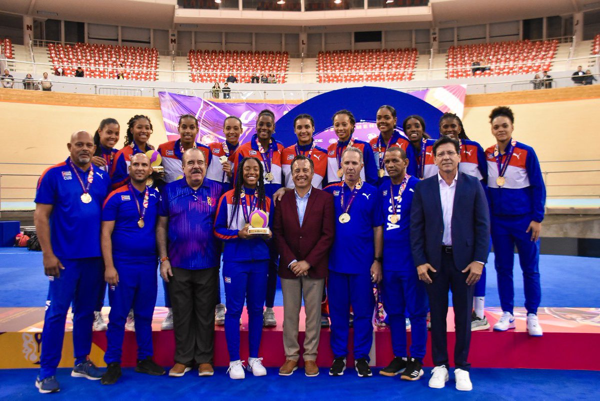 🇨🇺💥 ORO PARA #CUBA 🇨🇺 EN #VOLEIBOL 🏐🇨🇺🙋🏾‍♀️

💥 #Cuba 🇨🇺 domina la Copa Panamericana Sub 23 y después de muchos años el equipo femenino regresa a lo más alto del podio 👑🇨🇺

 🇨🇺 3-1 🇩🇴 (26-24, 22-25, 25-21, 25-20)
