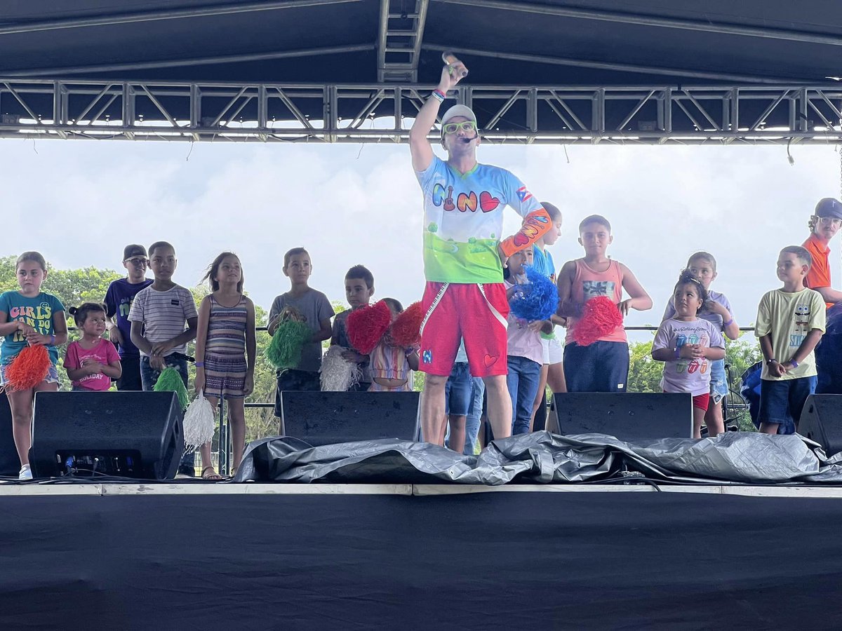 LaPerlaPR's tweet photo. YABUCOA | Celebración del Día del Niño el pasado domingo con pinta caritas, la magia de Shabúm, Atención Atención, Niño y Su Mundo, Angelito Creativo, los Xtreme Dogs y los Party Personajes, en el Parque del Niño. | Fotos: Municipio de Yabucoa https://t.co/K4nVeApD2A