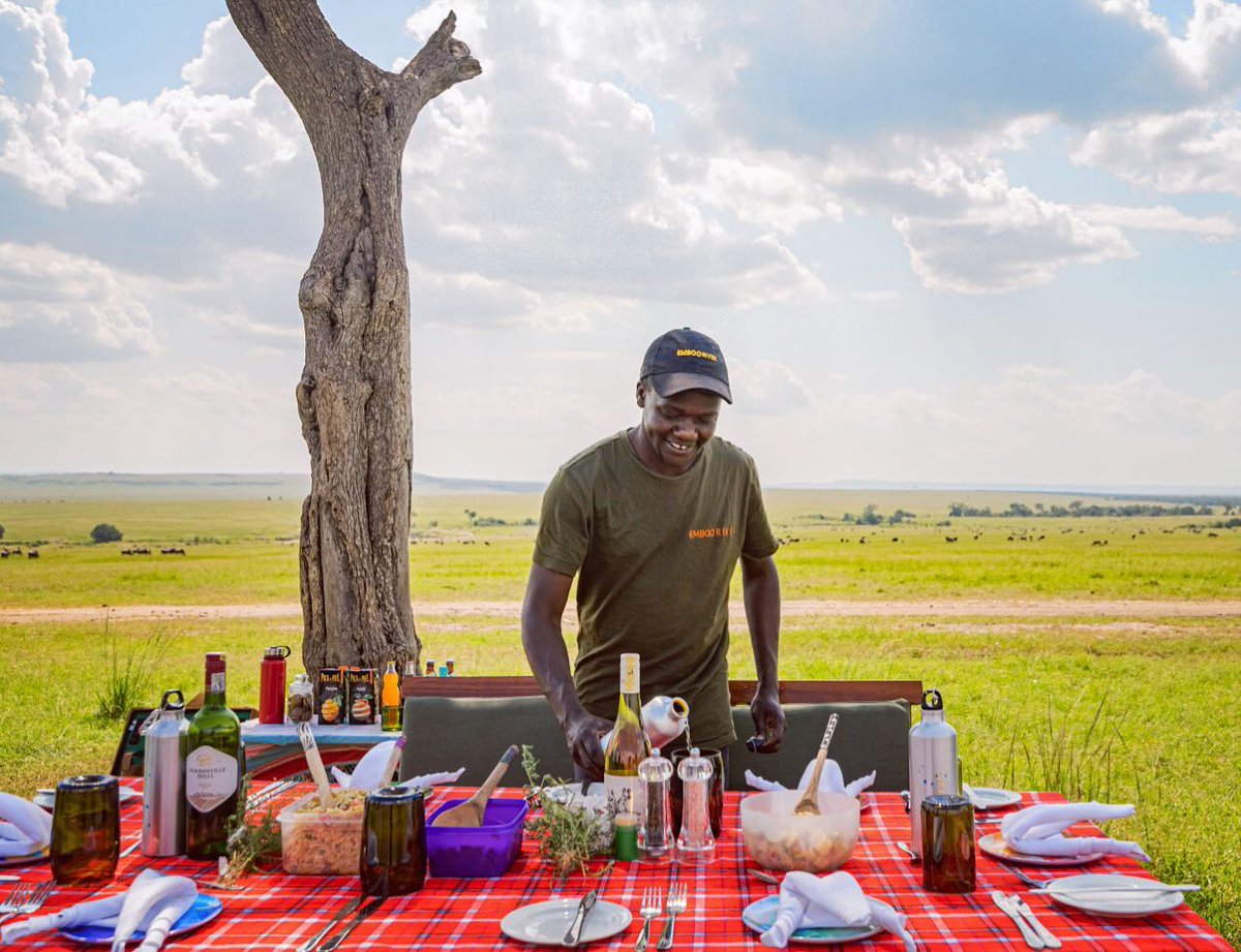 AlphadeanS's tweet photo. 🥪🍃 Picnic in the Wild! 🦁🌍
Imagine enjoying a delicious lunch in the heart of the Masai Mara, surrounded by breathtaking landscapes and incredible wildlife! 🌿🐘
 🌞✨ #BucketList #MasaiMara #WildlifeAdventure #SafariLife #PicnicInTheWild #TravelGoals https://t.co/BWIITzQH5s