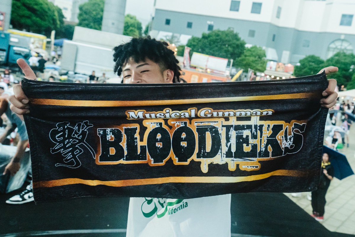 BLOODIEKS's tweet photo. #日立音楽祭 ご来場してくれた皆様、ご協賛頂いた皆様ありがとうございました🙇✨
台風の影響で悪天が予想される中での開催でしたが、本降りにならず日立駅前で初の音楽Fes🎵
大成功だったと思います💯🌈
実行委員として動いていたメンバー誰1人が欠けても実現出来ない企画🫡
お疲れ様でした🙏 https://t.co/gb6sUo9Y6Q