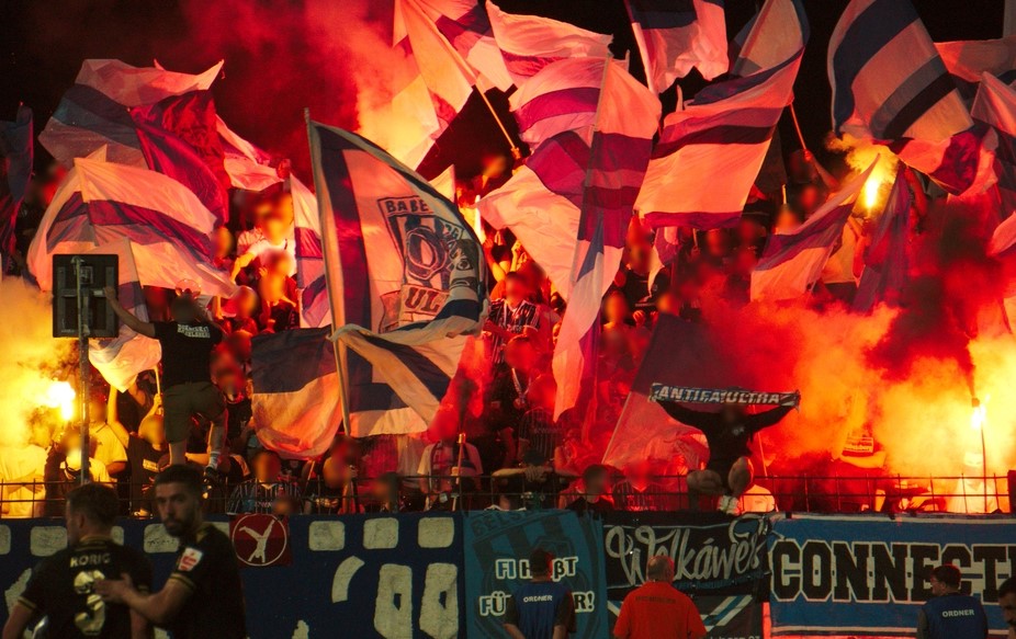 ultras1899_'s tweet photo. SV Babelsberg 03 - FC Energie Cottbus #pyroshow #FI99 #Babelsberg #ultras #FilmstadtInferno #B03 Coupe Régionale Brandebourg (06.09.24) https://t.co/y1s04tkofg