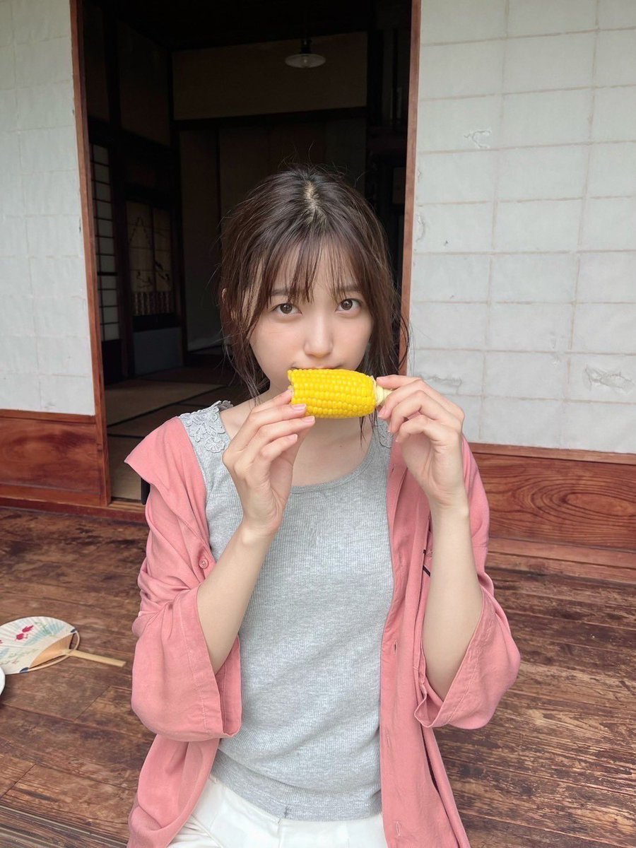 🌽大好評発売中🌽

現在発売中の『BRODY10月号』表紙&amp;巻頭グラビアには、#乃木坂46 #五百城茉央 さんが登場❕
ということで、本日も五百城さんのオフショットお届けします🌽

セブンネットで本誌をご購入いただくとポストカードが必ず付いてきます📸
