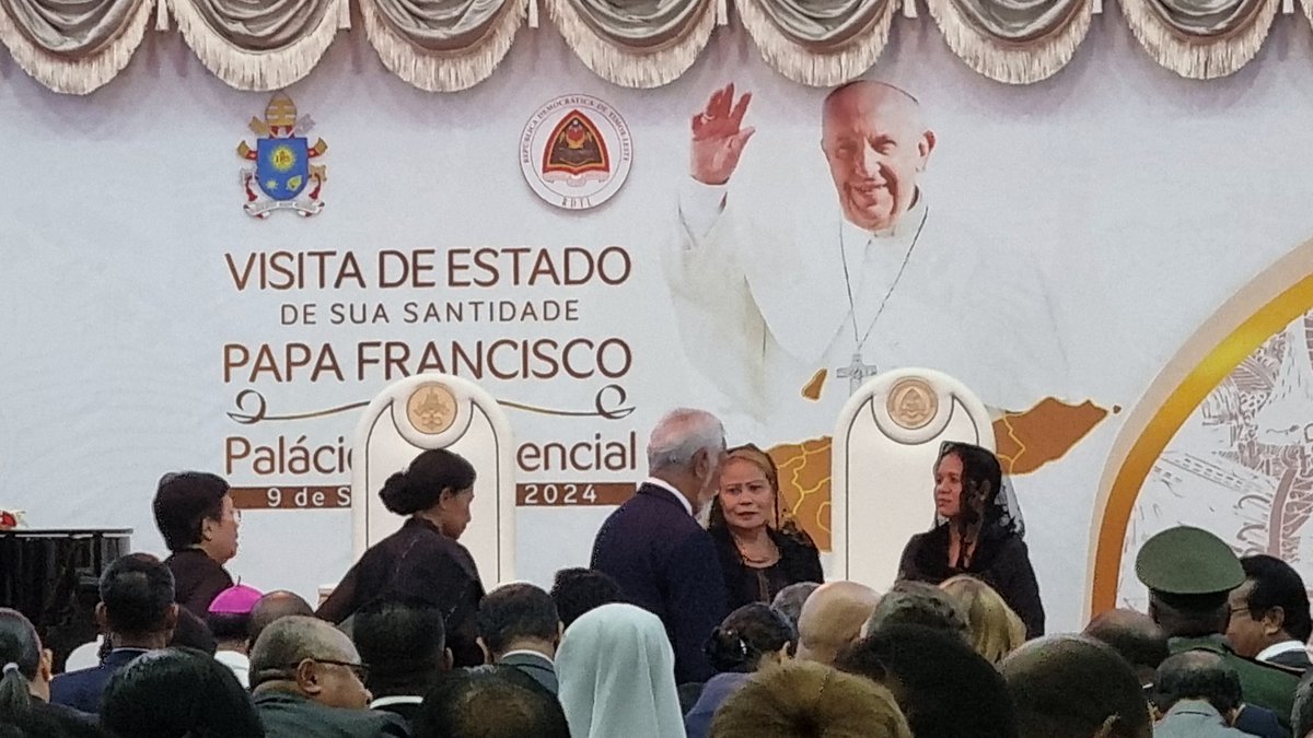 Hoy con el Papá Francisco, somos tres los argentinos en Timor Oriental
#timorleste #papafrancisco #visitapapal
