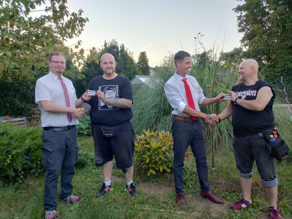 JanJaeschke's tweet image. (Fast) Allein gegen die "#bunte" #Dorfpride-Propaganda in #Ketsch! Auf dem zweiten Bild sieht man gut, wie herrlich bunt sie war. Den offiziellen Bericht dazu findet man auf folgenden Seiten: 

facebook.com/npdrheinneckar
t.me/npdrn
npdbw.de