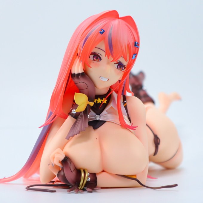 『ブレマートン アニバーサリー抱きまくらver. 1/4』でっっっかい、圧巻の1/4スケール
#アズールレーン 