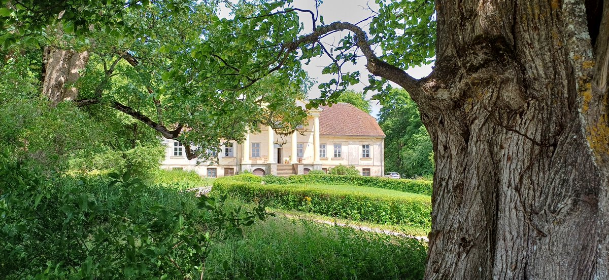 PadureManor's tweet image. Kļūsti par Padures muižas līdzmuižnieku! Pievienojies ekskluzīvam klubam, kurā jau ir 24 investori. Investējot, kļūsti par daļu no muižas vēstures! Uzzini vairāk: ej.uz/muižu 
#Investē #PaduresMuiža #Latvija