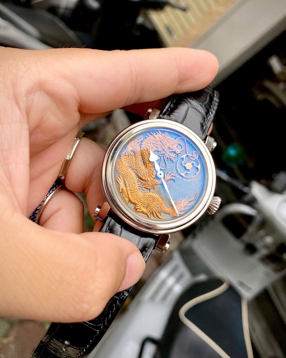 AmateurDealer's tweet photo. A Dragon's Tale: A Glimpse into the Speake Marin Dragon Grey Limited Edition

#WatchLover #Timepiece #Luxury #Dragon #LimitedEdition #SpeakeMarin #FineWatchmaking #Art #History #Collector https://t.co/YuRNs8MKez