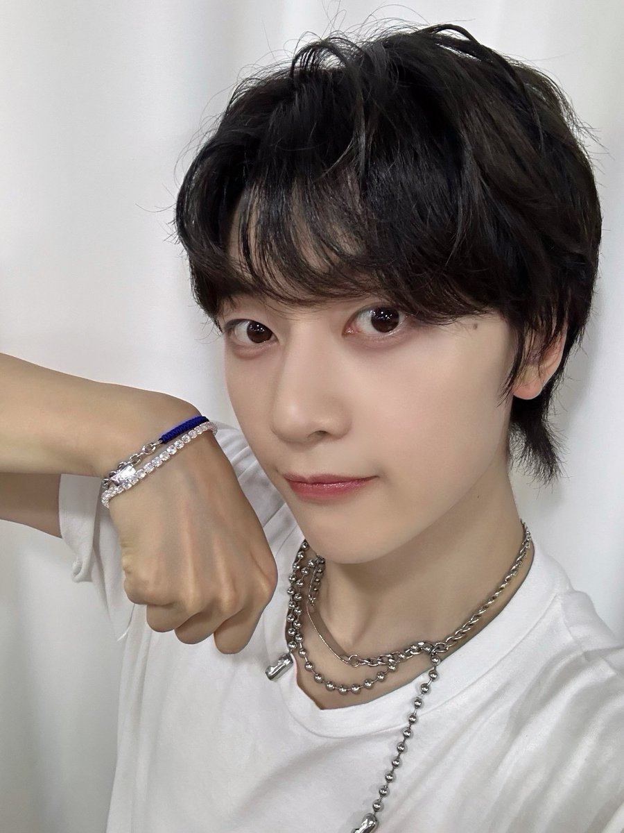 _💌

제로즈~~~ 🌹 
우리 이번 활동 짧았지만, 너무 재밌었고 우리의 힘이 돼줘서 넘 넘 고마워 ❣ 
덕분에 우리 엔커 많이 할수 있었고 같이 1등을 할 수 있었어. You're the best, I love you to the moon and back 🥹. 우리 이제 콘서트 준비 열심히 할 테니 다 같이 가보자아아아

#SEOKMATTHEW
