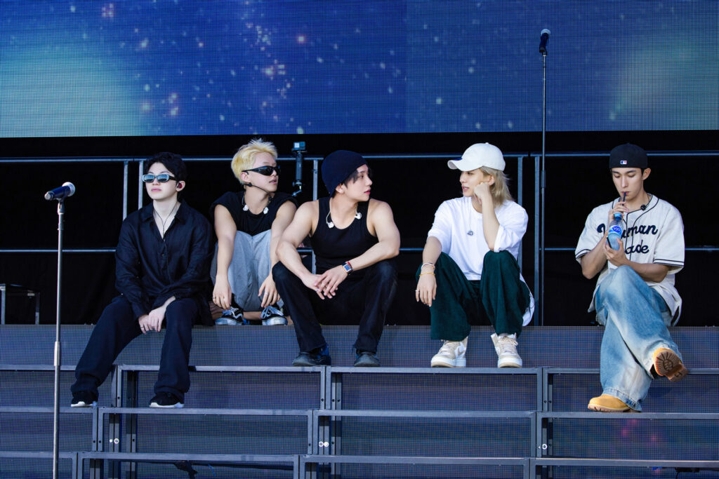 updatingsvt's tweet photo. [#PERFORMANCE] 240909 SEVENTEEN at Lollapalooza Berlin | Rolling Stone Exclusive Photos https://t.co/NUtlasinhQ