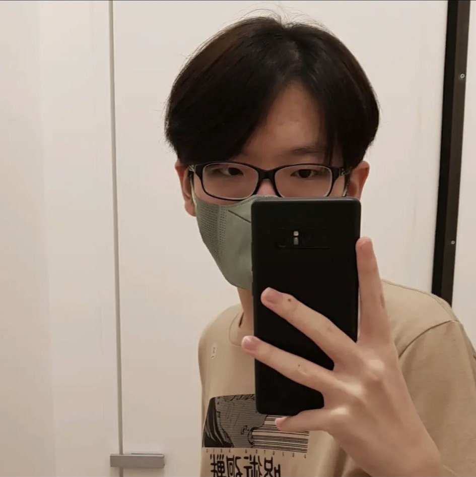rumtoki's tweet photo. axel and his dea toge t-shirt.. just honestly so fond of hs student ecel era... 😞😭 despite growing tall, his baby face and soft features resplendent and crystal clear to spot.. im no mamacel but i would wish to stop the time to preserve axel so he could stay like this forever💔 https://t.co/rsPQFyn0KS