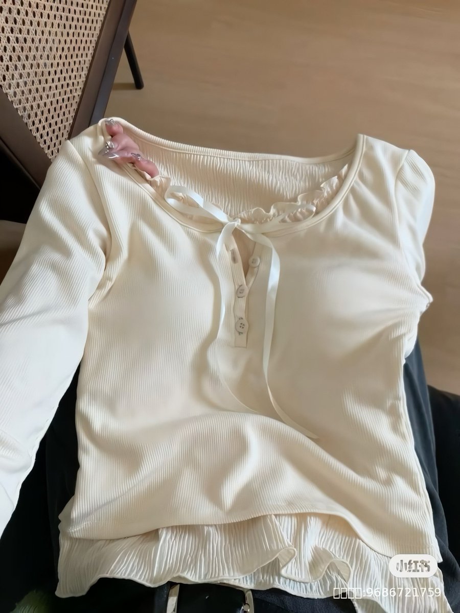 yourtinys's tweet photo. top dua layer gini menarik banget ya modelnya unik dan cantik! kalau dipakai vibesnya jadi lucu 🤍✨️ https://t.co/6vnUjJLOoj