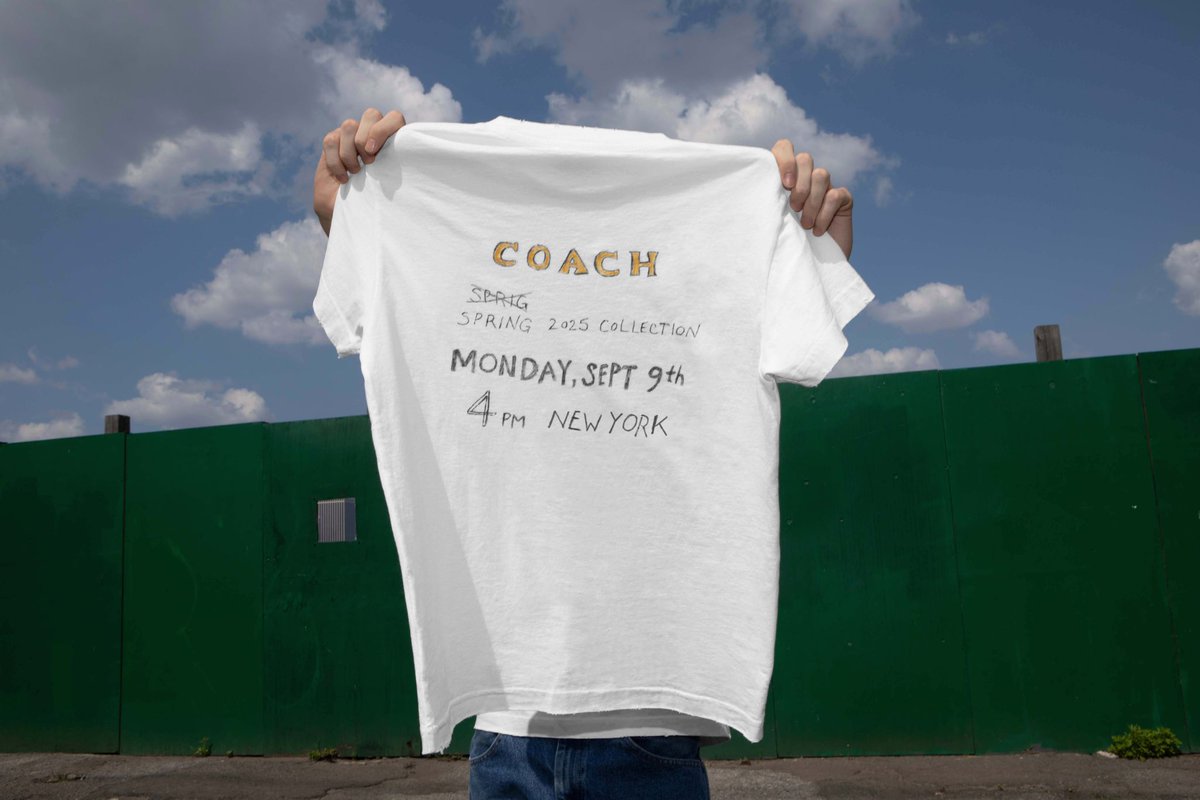 StuartVevers's tweet photo. Coming soon 🕶️🗽💌. #CoachSpring25 streaming on Instagram today, September 9 at 4pm EST.

@Coach 

#NYFW #CoachNY https://t.co/opScnUP12W
