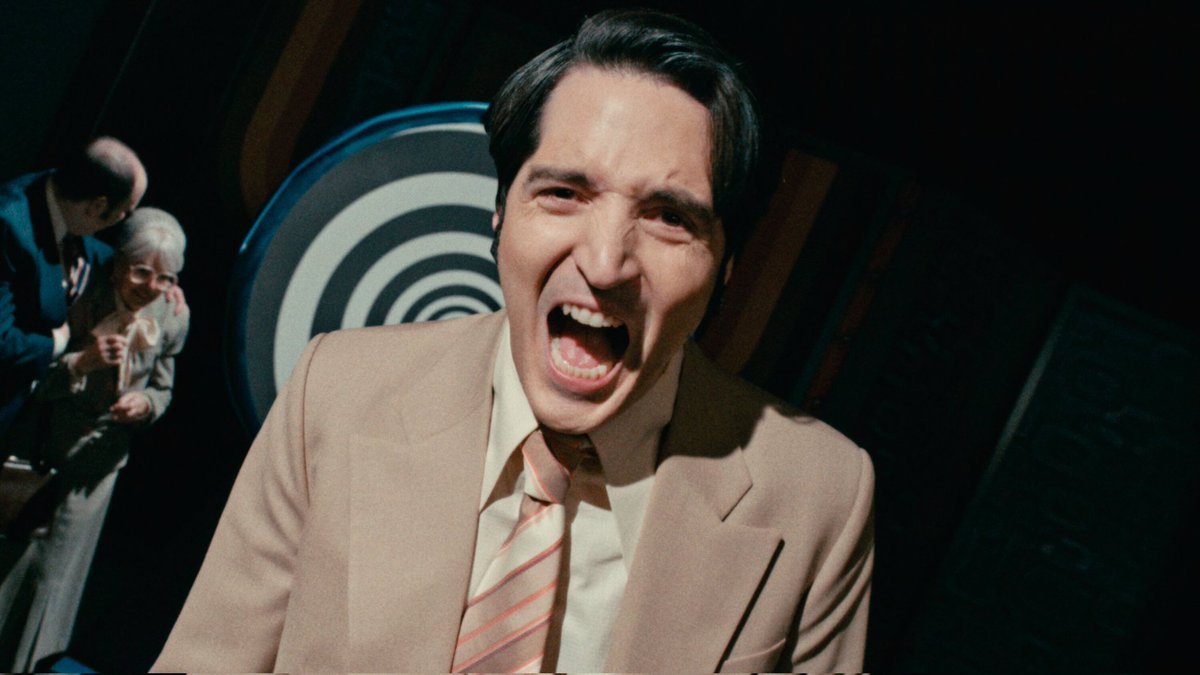 freebieGian's tweet photo. Per un attimo ti scordi di star vedendo un film, #LateNightWithTheDevil sembra davvero uno show anni '80 in cui succedono tante cose strane e groovy che sono sicuro abbiano fatto impazzire Sam Raimi. Davvero molto carino 📺😈 https://t.co/Fod8Oq5Zog