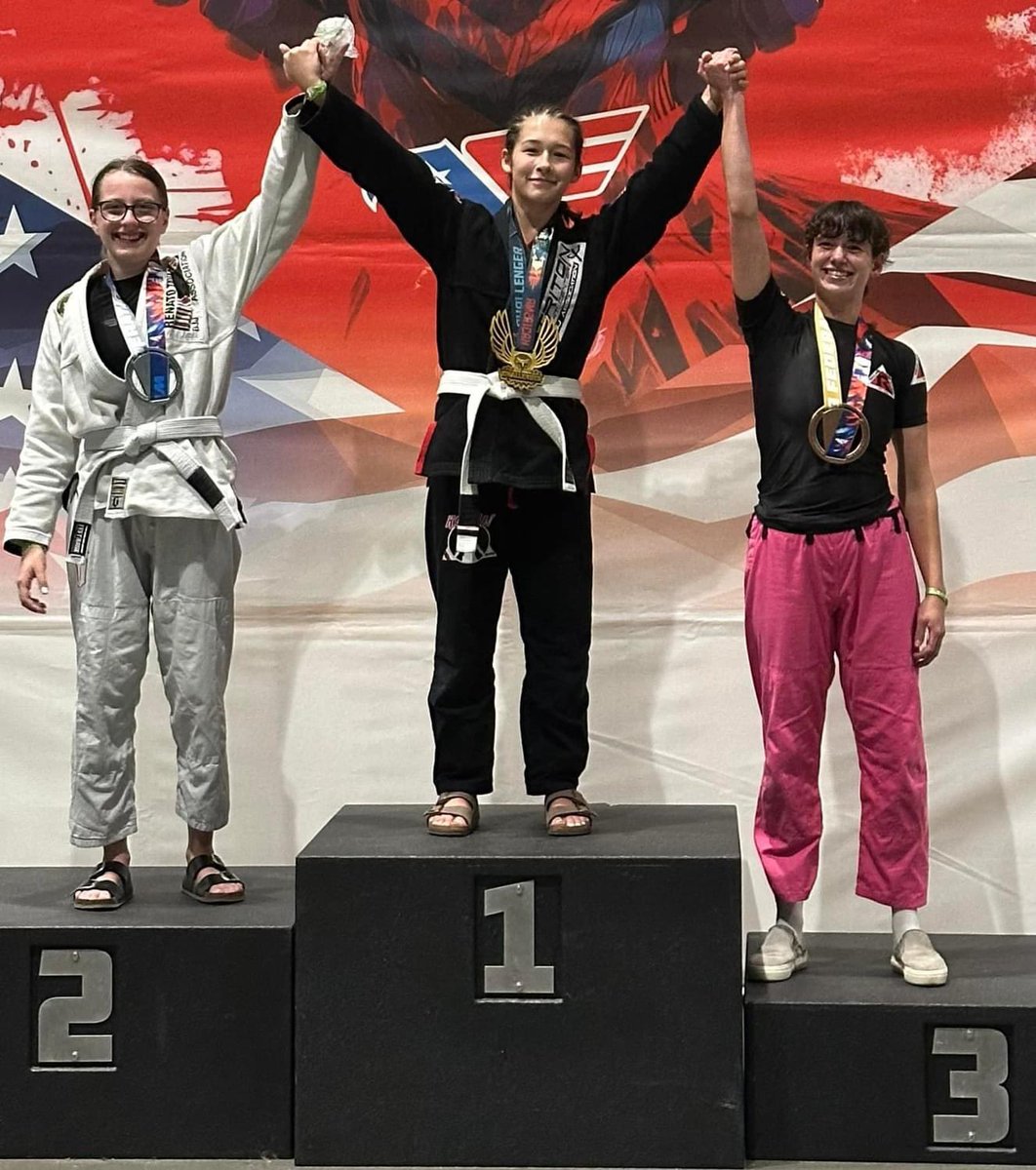 CheckTheLogs's tweet image. Stellar performance from my kiddo. She took home 3X 🥇 in gi, nogi, and challenger! She tallied 5 wins by submission. 

Proud daddy.

#girldad #bjj #nogi #agf