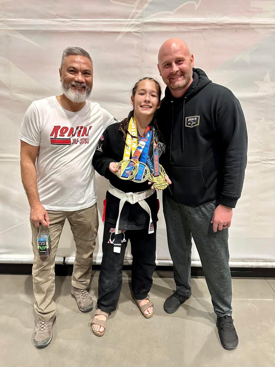 CheckTheLogs's tweet image. Stellar performance from my kiddo. She took home 3X 🥇 in gi, nogi, and challenger! She tallied 5 wins by submission. 

Proud daddy.

#girldad #bjj #nogi #agf