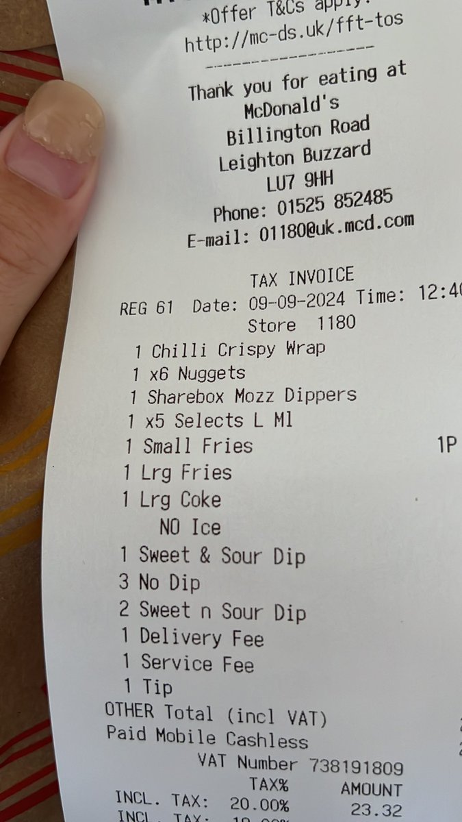 Alexn_Gray's tweet photo. @McDonaldsUK I’ve placed an order on your app and ordered a mcdelivery. And I place a 5pc chicken select large meal however only received 3. I followed your advice and phoned @ubereats_uk. I am unable to get a partial refund. https://t.co/0o0x1DlGIx