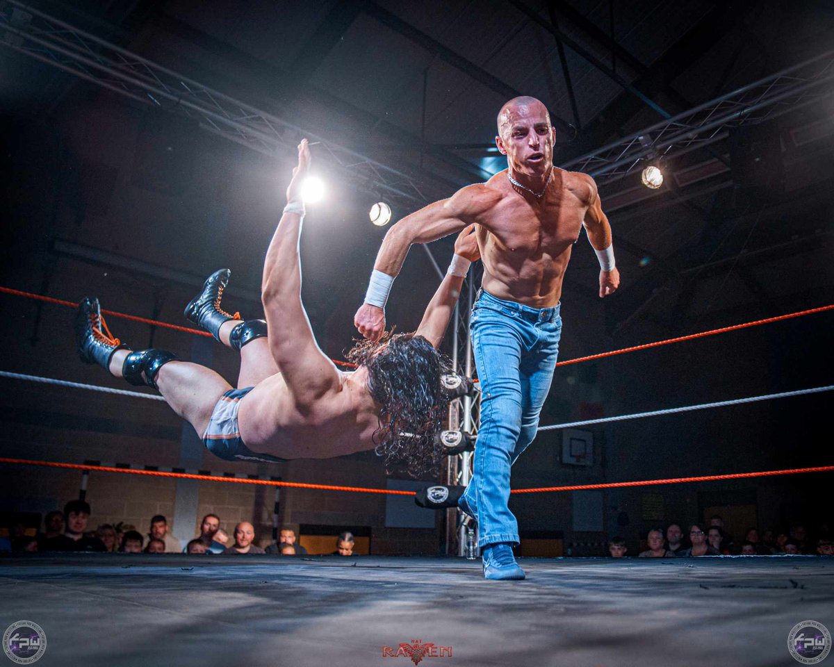 FPWuk's tweet photo. @ImDFrancisco Vs @TheRobbo_720 was a hard hitting affair #SchoolsIn @matravenSOH https://t.co/fSlvZnQ2Ck