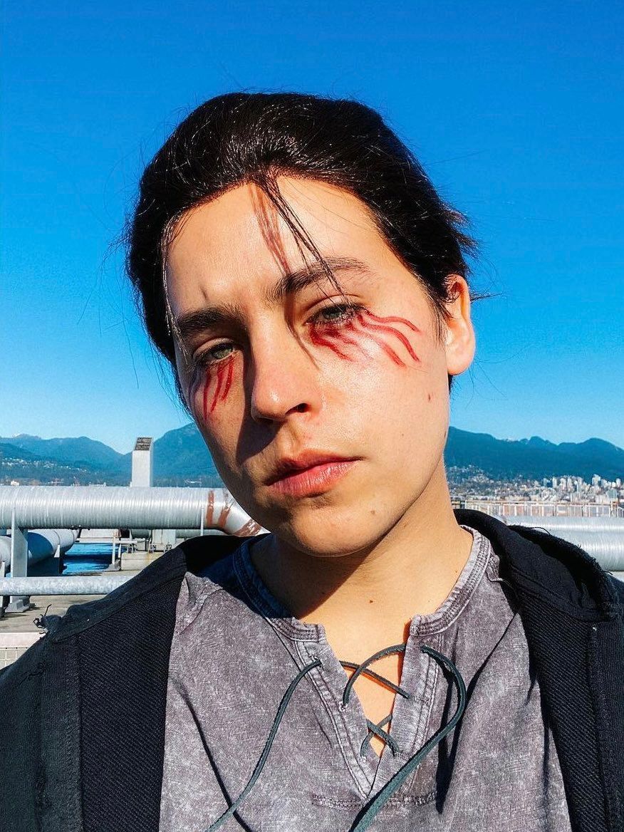 animeupdates's tweet image. Cole Sprouse cosplay as Eren Yeager