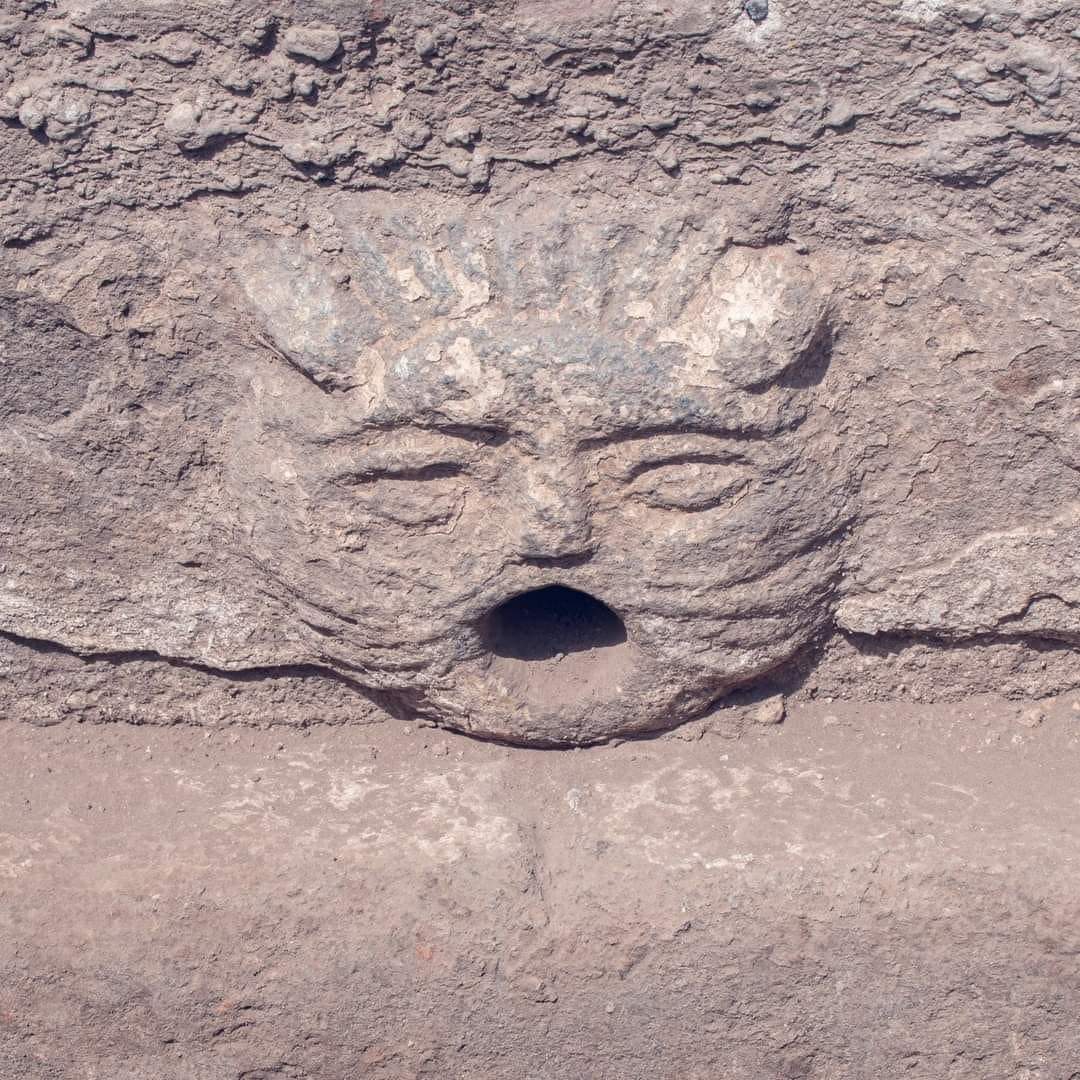 RichardDavila30's tweet photo. #ATENCIÓN 
Descubren valiosos hallazgos arqueológicos en Colta - Chimborazo.
Entre los hallazgos se encuentran suelos empedrados de calles y patios, así como antiguos aposentos que datan de más de 220 años, ofreciendo un valioso testimonio de la vida colonial en la región. 
Estas excavaciones en curso representan un hito en la recuperación de la historia de la ciudad y constituyen un patrimonio invaluable para las futuras generaciones
@DanielNoboaOk @INPCEcuador