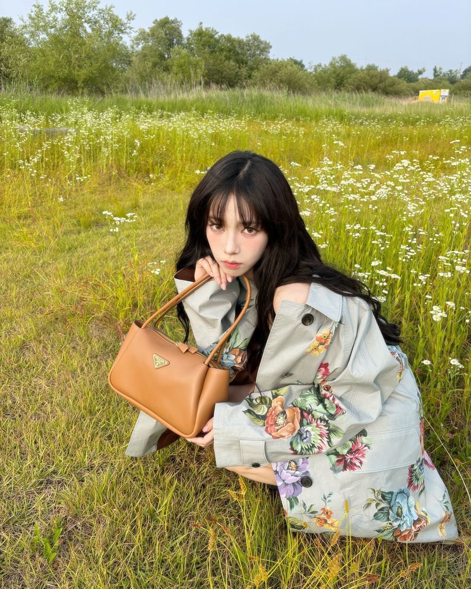 soobrina thinker tweet media