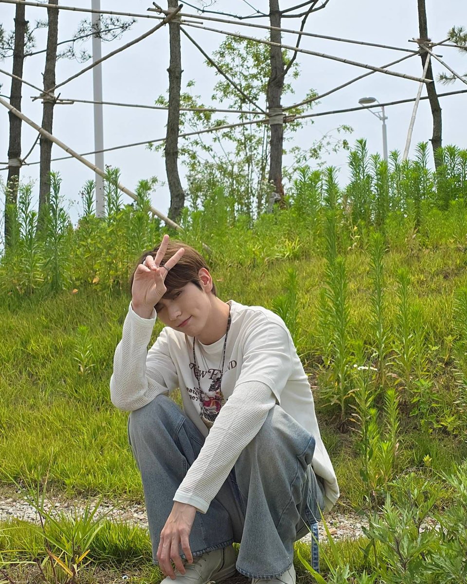 soobrina thinker tweet media