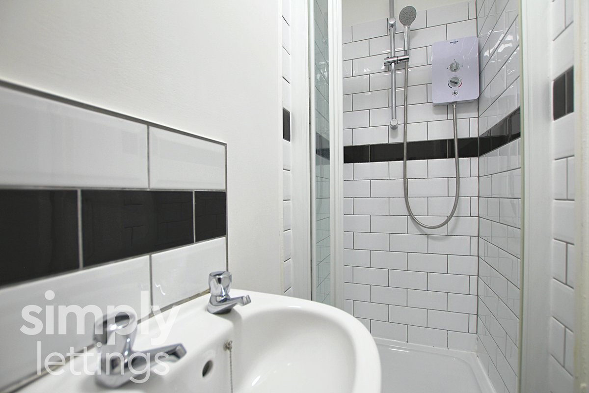 #ToLet A one bed #Flat in the heart of #Worthing - £825pcm! VIDEO TOUR: youtube.com/watch?v=pUBUME… PROPERTY DETAILS: facebook.com/SimplyLettings… Call 01273 729 000 to view! #Lettings #Property #SimplyLettings #Brighton