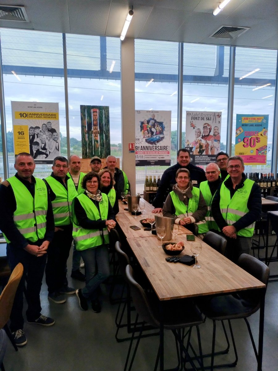 Vendredi dernier, un groupe du conseil de l'administration de la Caisse Locale de Montrevault ainsi que du Crédit Agricole de Saint-Pierre-Montlimart ont pu réaliser une visite guidée du MiN, animée par notre chef de marché <a href="/MpMariot/">MARIOT PATRICE</a> .