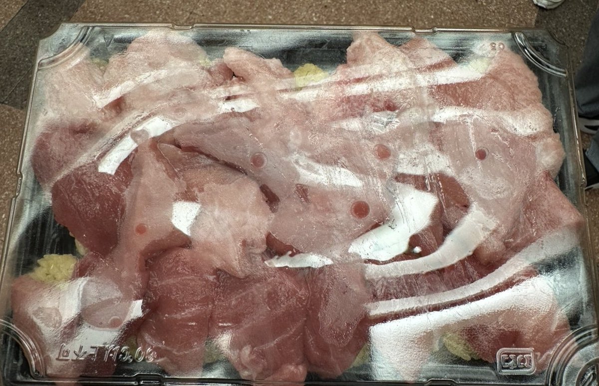 kirizaki_ei's tweet image. やったー！！
ライブに行ったら解体したてのマグロをお土産に貰えた！！！！

#MSSPlatinum 
#MSSP武道館