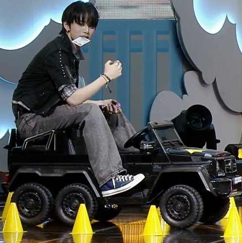 lia 🥛 tweet media