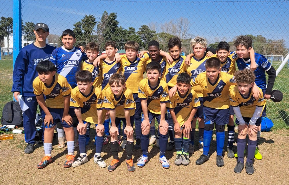 clubbenhur's tweet photo. ⚽️ #Infantiles. Este fin de semana, los #Lobitos participaron del torneo organizado por el Club Sportivo Norte. #BenHur estuvo presente con doce equipos, desde #Cat2012 hasta #Cat2018I19. La #Cat2014 que se consagró Campeón y Subcampeón en Copa de Plata.
#VamosBenHur 🔵⚪🔵 https://t.co/wnM0VKRM92