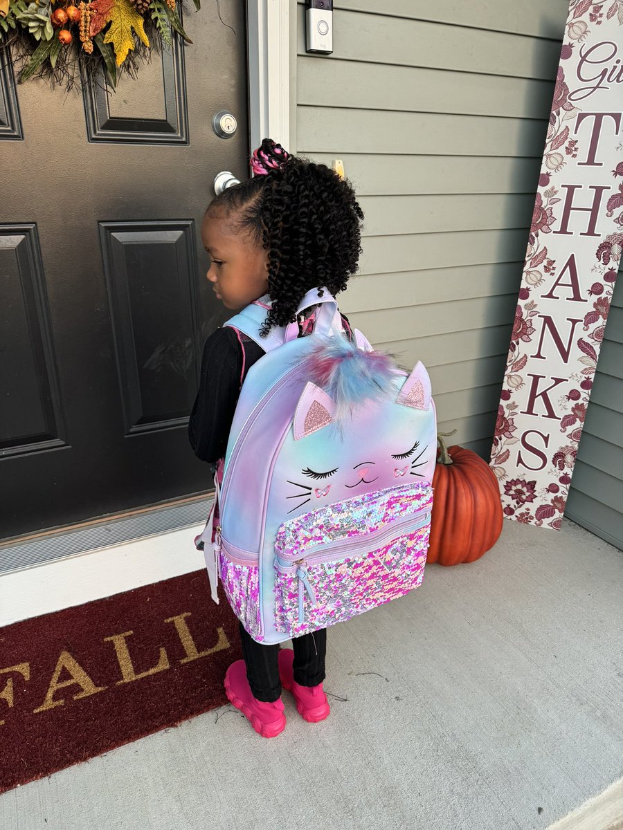 _ayannaE's tweet photo. Moomies first day of PreK 💕🥰 she’ll have the best year ever 🩷 https://t.co/IOSE1Ib2w7