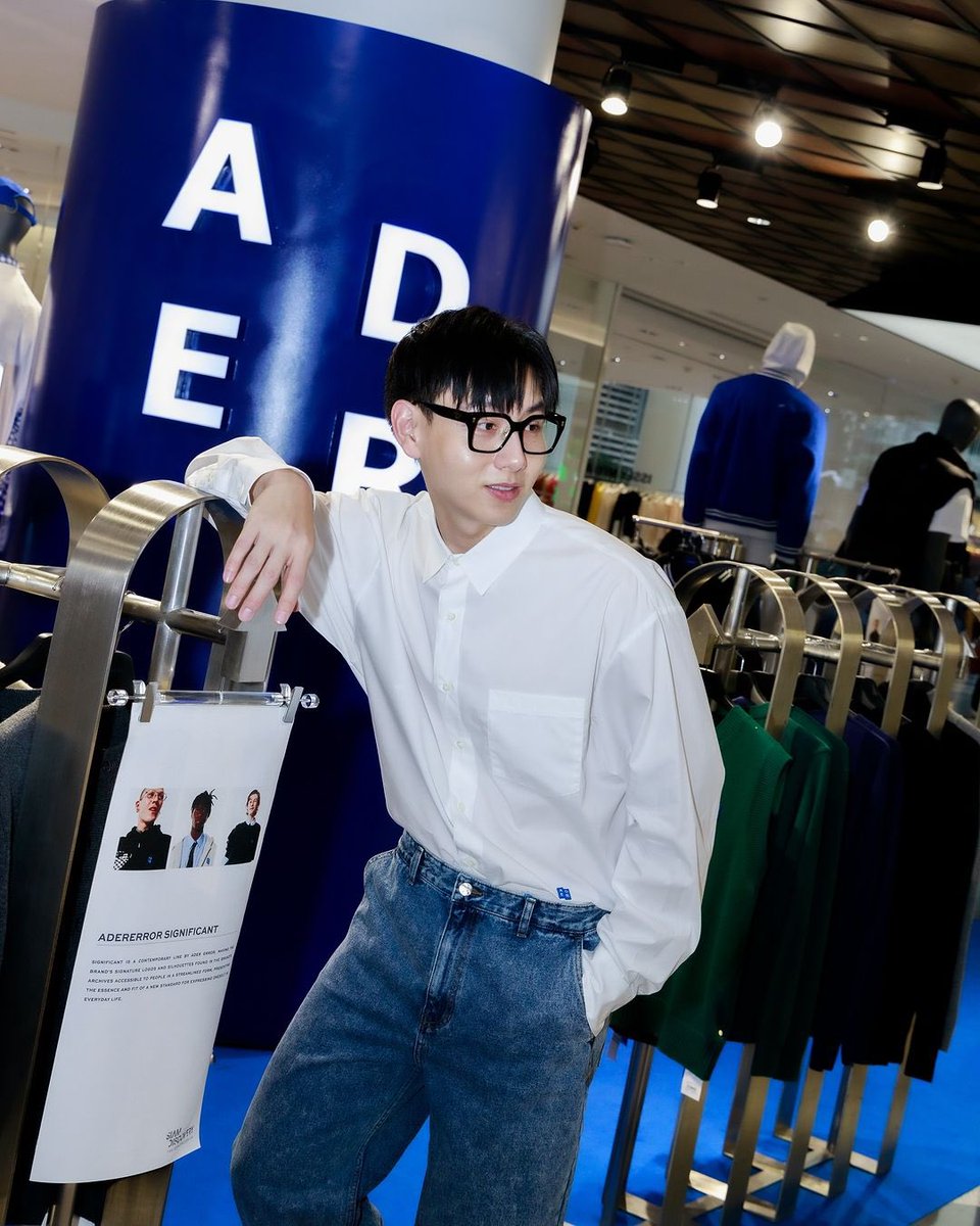 gungkunbear's tweet image. 09 sep 24
#Gung_Kunpong ‘IG post 

สร้างสรรค์ไม่ซ้ำใคร สนุกไปกับสไตล์ที่ไม่หยุดนิ่ง
ADERERROR Significant Pop-Up Store ชั้น G Siam Discovery ตั้งแต่วันนี้ - 16 กันยายน ที่ ADERERROR ชั้น M Siam Discovery

#ADERSignificantCollection #AderError #DiscoverySelection 

#กังเป็นหมี