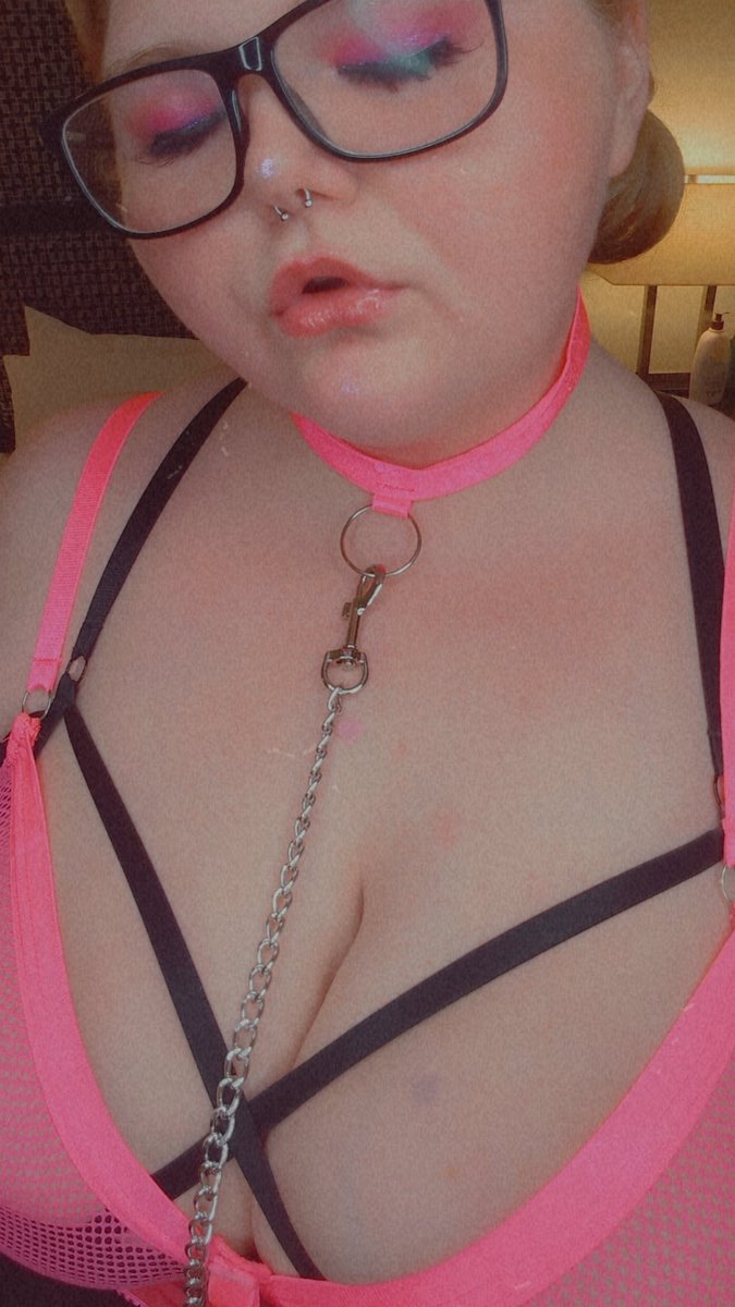 bbwdabprincess's tweet photo. Soooo who wants to send me $80 so I can get a pedicure? 
I'll send you a video of my toes after and send you a custom video. 

https://t.co/Z41XGKpwHR https://t.co/Av5wCrgWIy